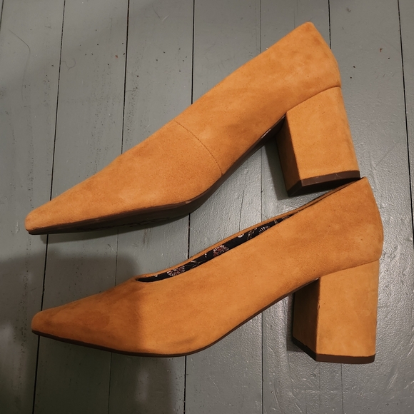 Anthropologie Seychelles Rehearse Mustard Yellow Block Heel Pointed Toe Pumps - Picture 4 of 6